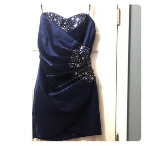 Blue strapless formal dress